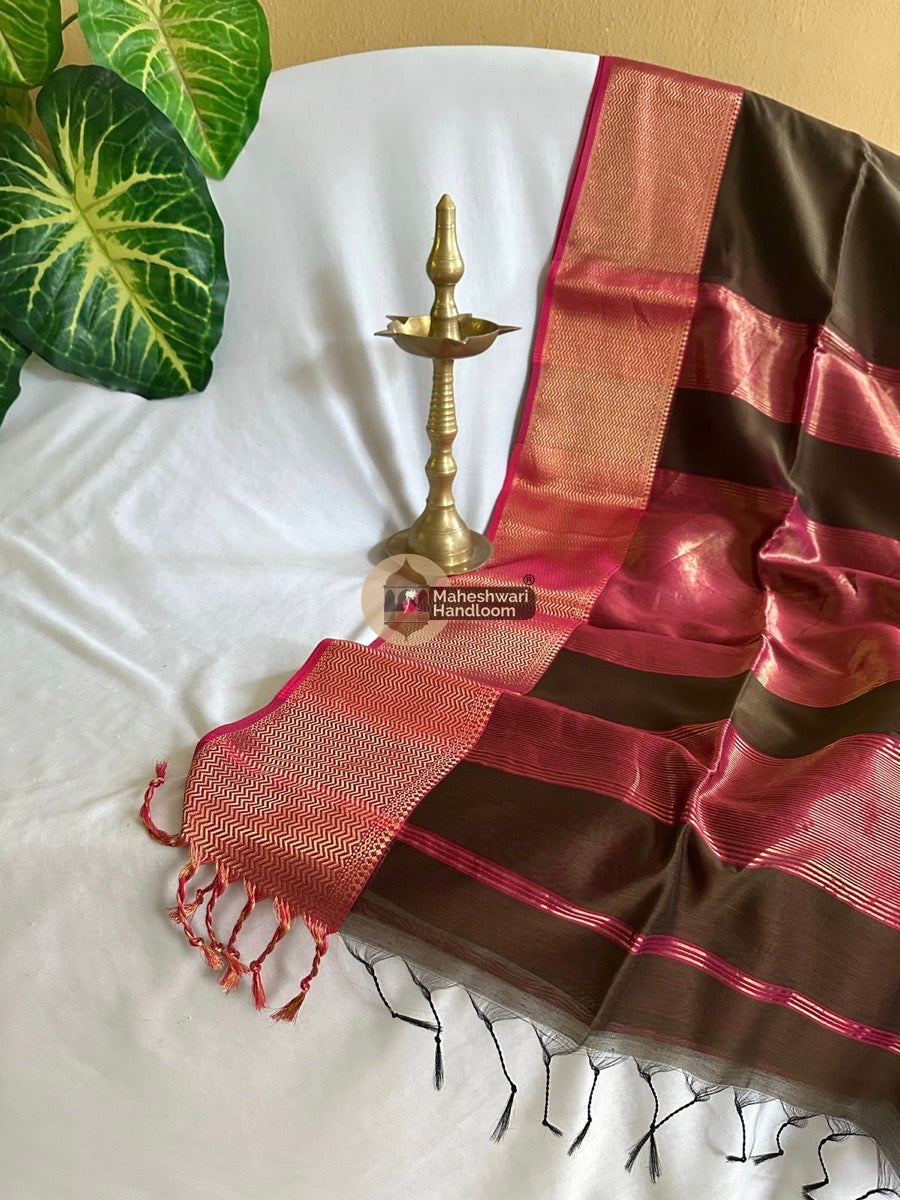 Maheshwari Mehendi Green Zari Skirt Saree 010