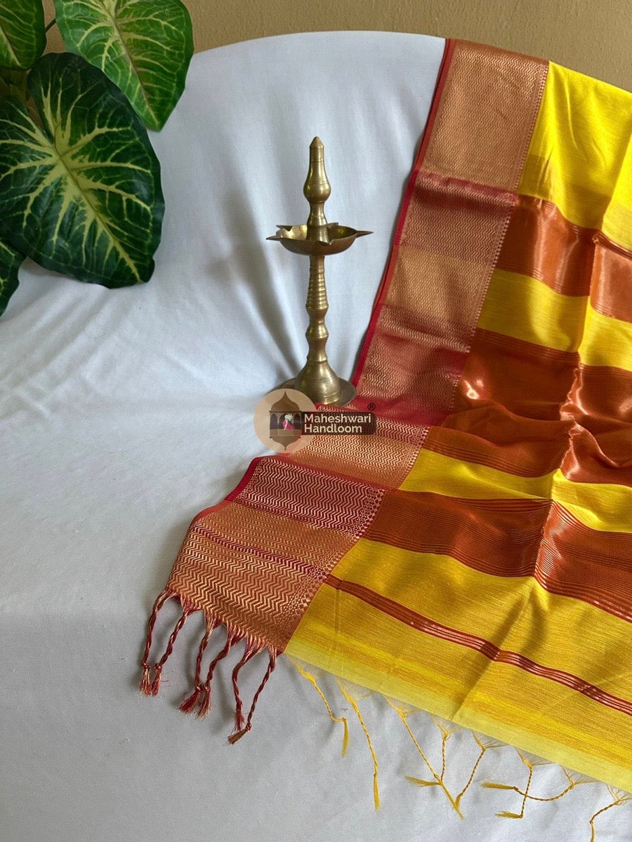 Maheshwari Yellow Zari Skirt Saree 017