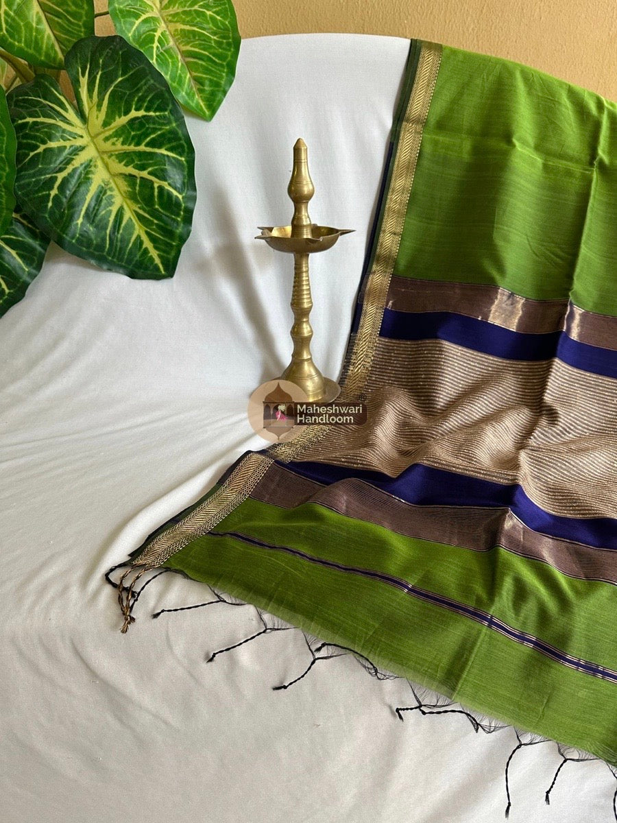Maheshwari Mehendi Green Gicha Weaving Saree 020
