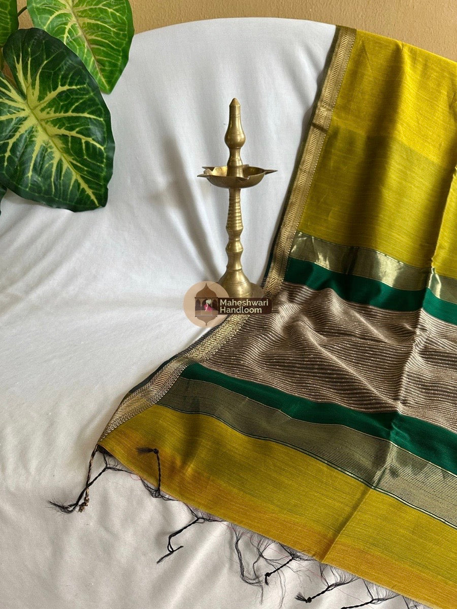 Maheshwari Mustard Yellow Gicha Weaving Saree 08
