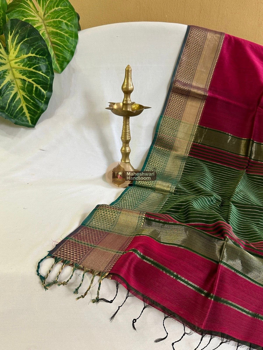 Maheshwari Rani Pink Zari Chatai Border Saree 04