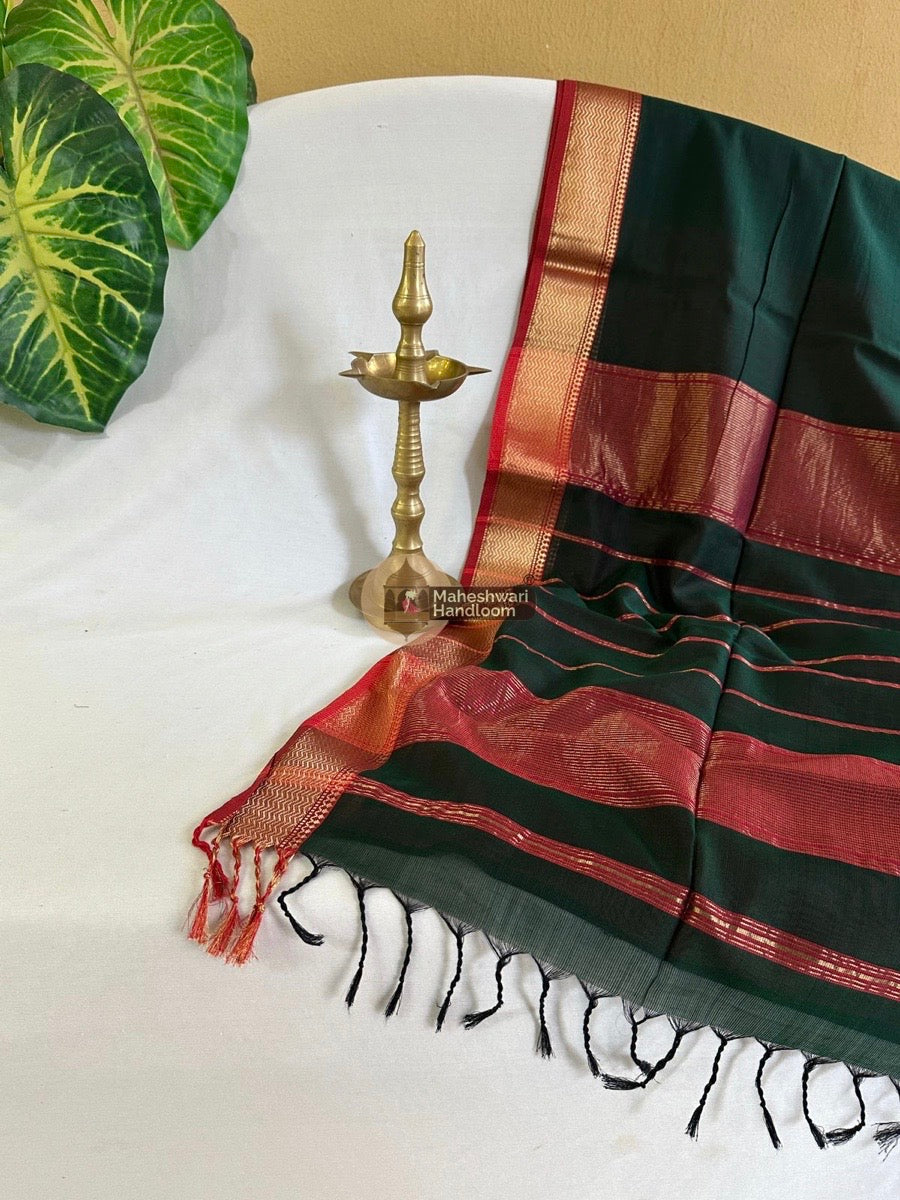 Maheshwari Bottle Green Zari Chatai Border Saree 06