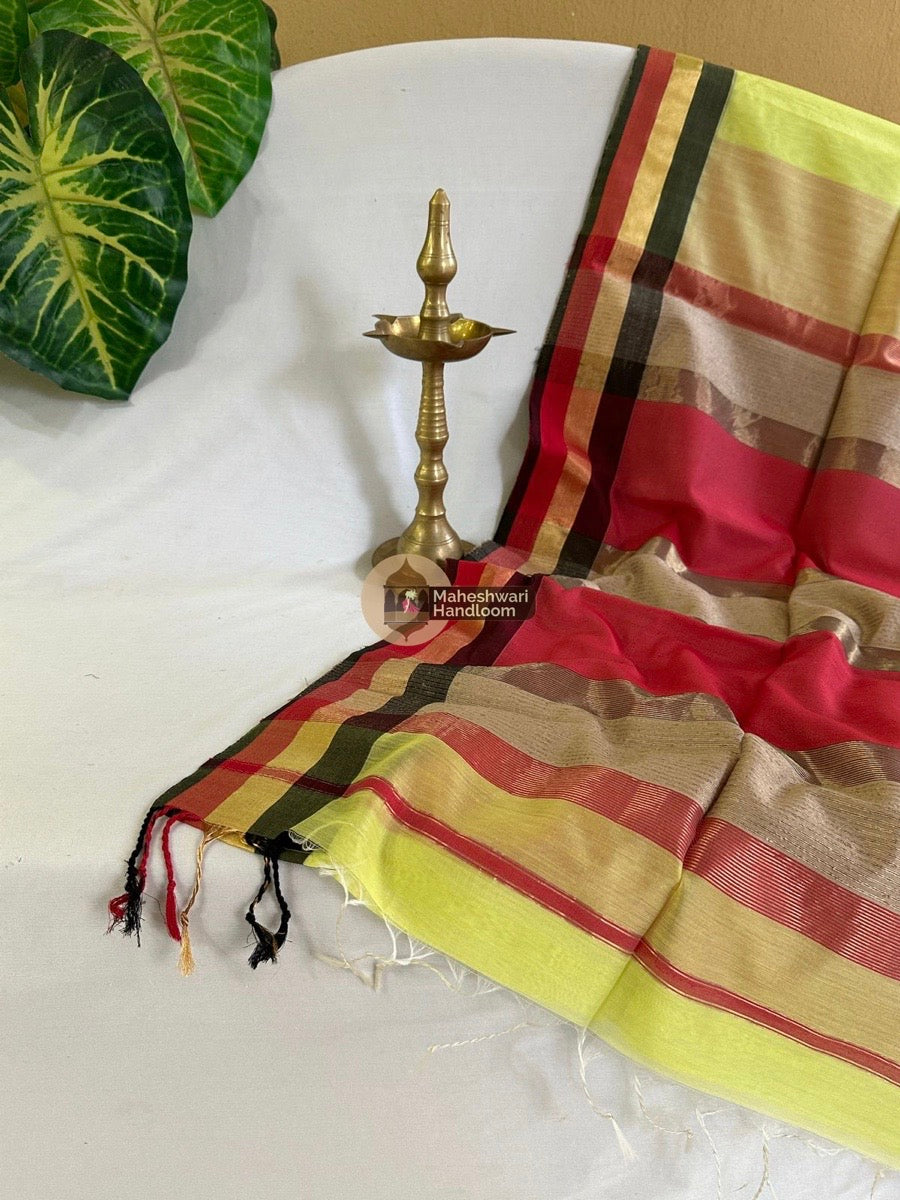 Maheshwari Light Lemon Yellow Teen Kinar Saree 01