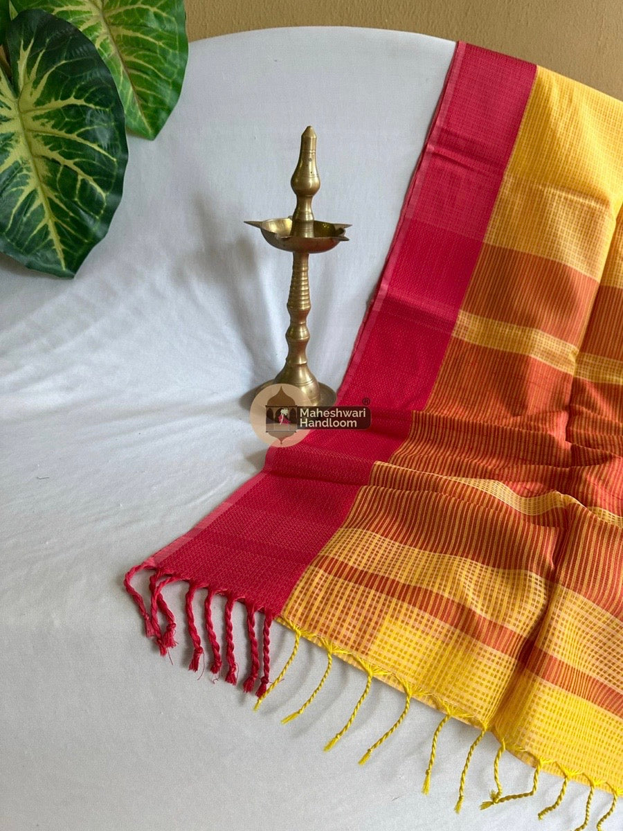 Maheshwari Yellow Resham Thread Border Saree 04