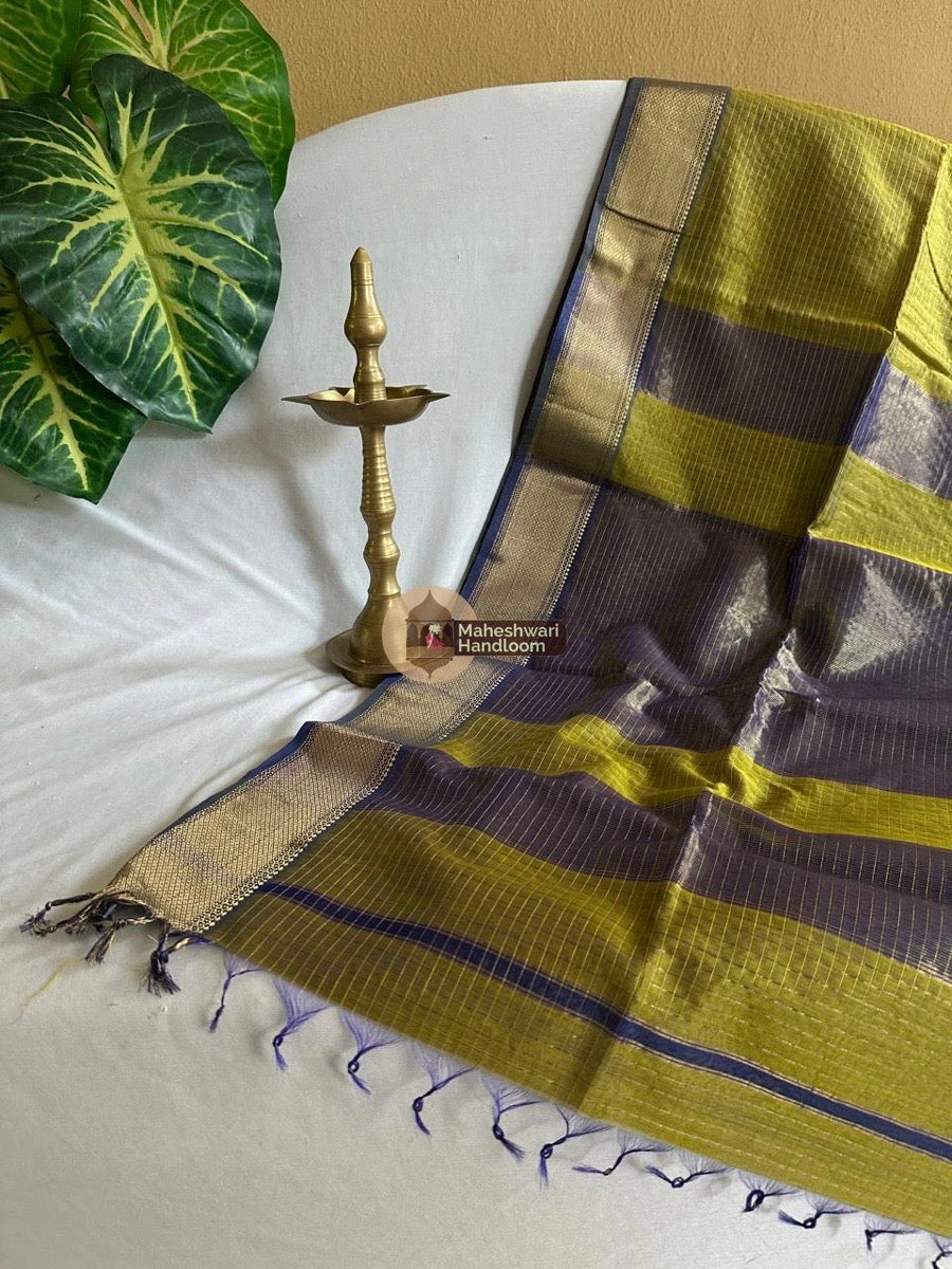 Parrot Green Zari Checks Saree 0149