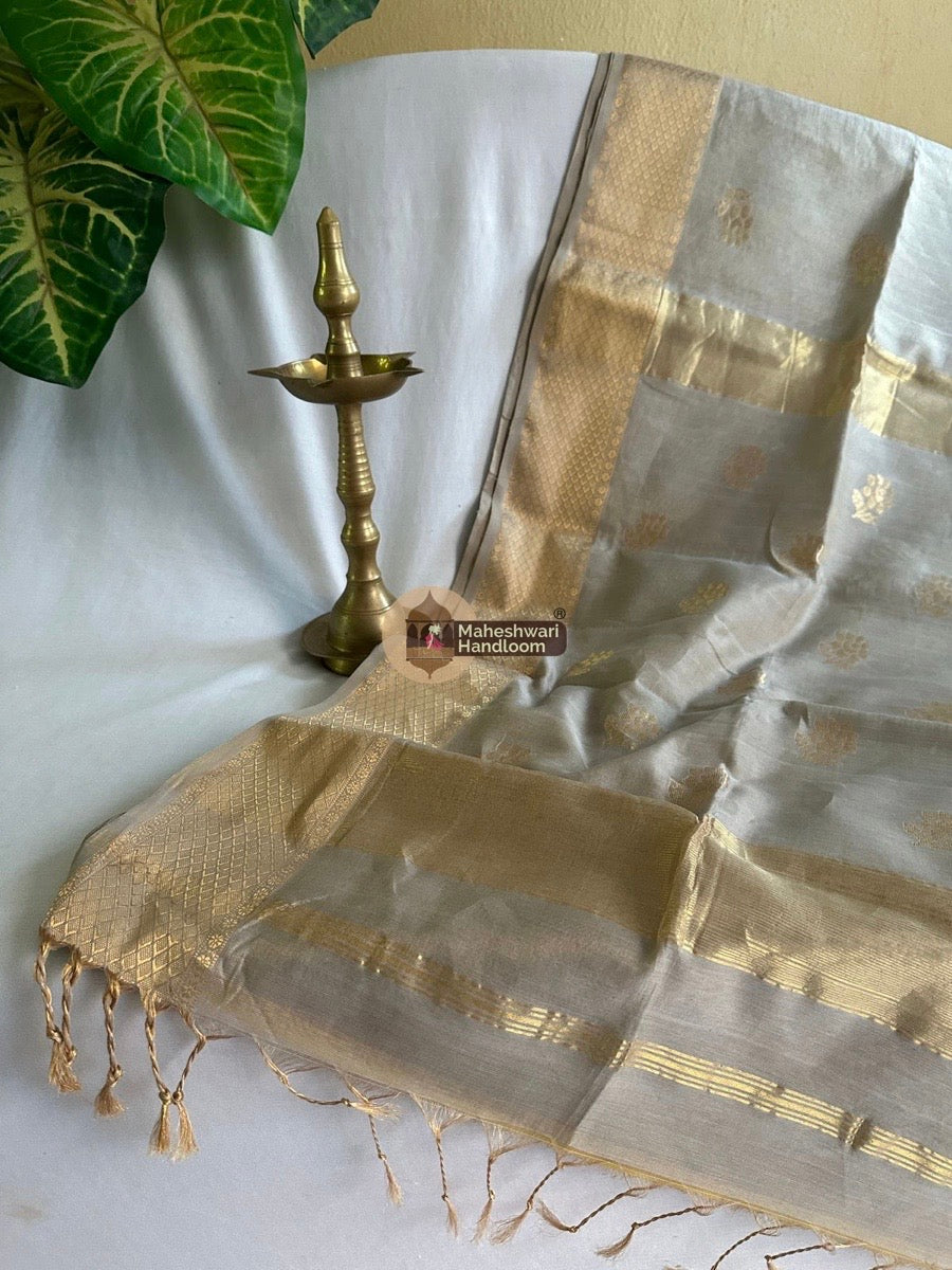 Maheshwari Grey Tissue Silk Saree 03