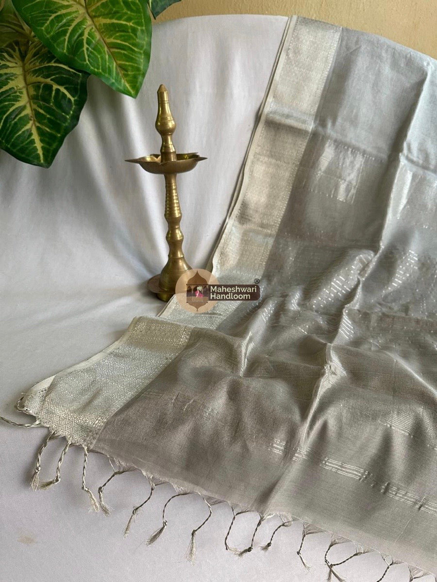 Maheshwari Grey Tissue Silk Saree 04