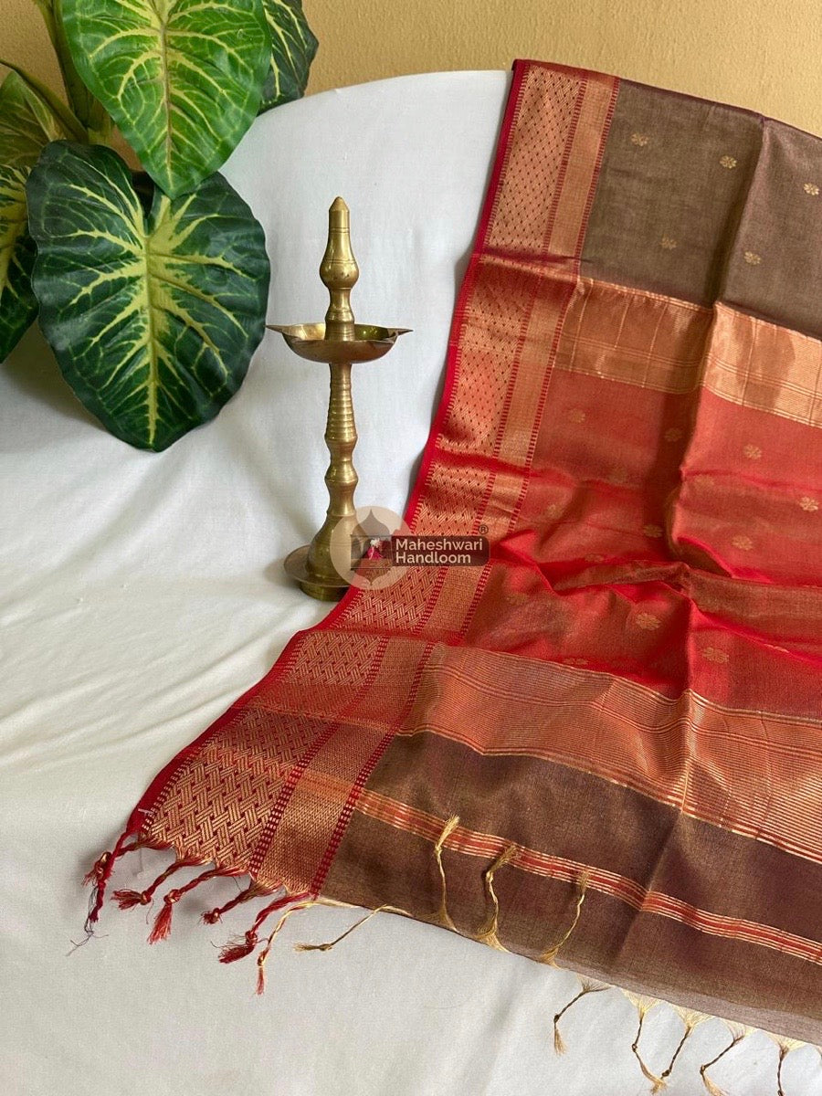 Maheshwari Magenta Tissue Butti Saree 08