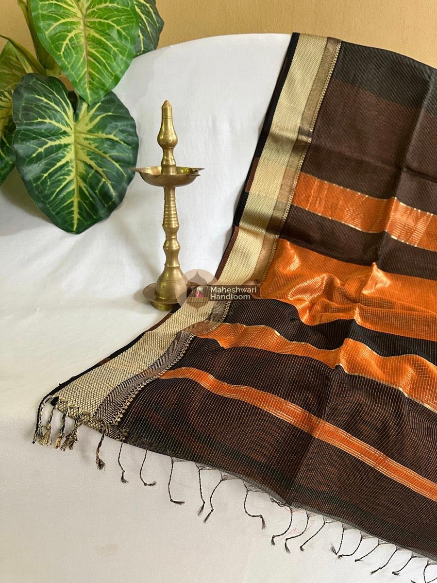 Maheshwari Black Tissue Silk Saree 015