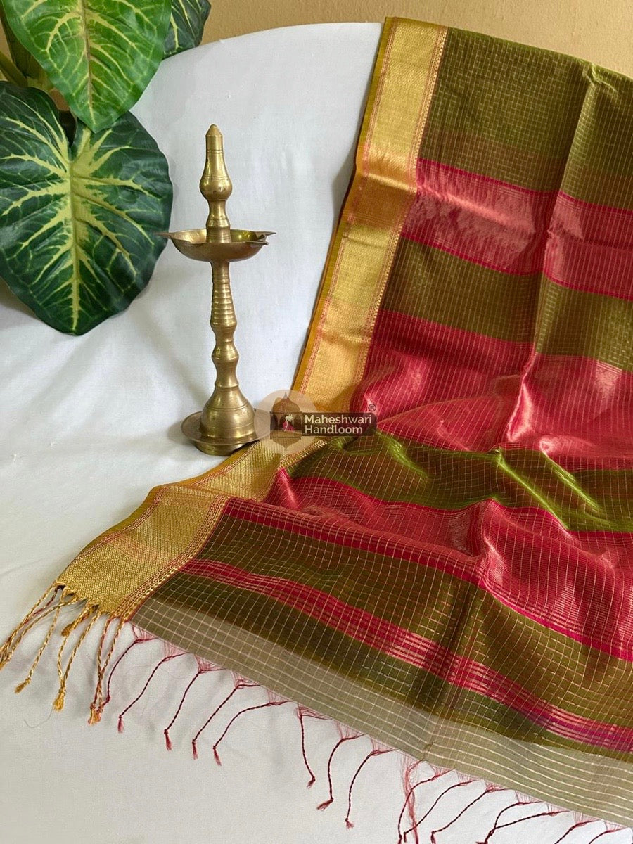 Maheshwari Mehendi Green Zari Checkered Weaving Saree 01