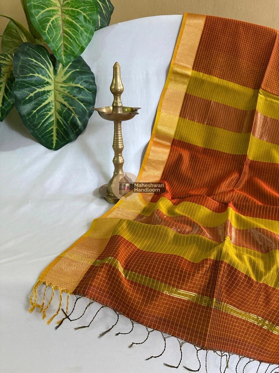 Maheshwari Rust Mercerised Checkes Body Saree 04