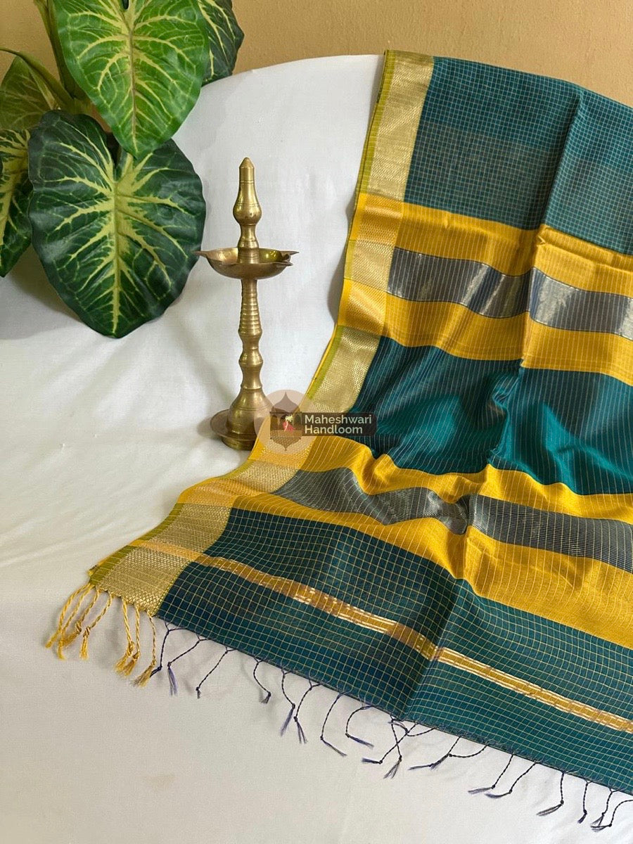 Maheshwari Rama Green Mercerised Checkes Body Saree 02