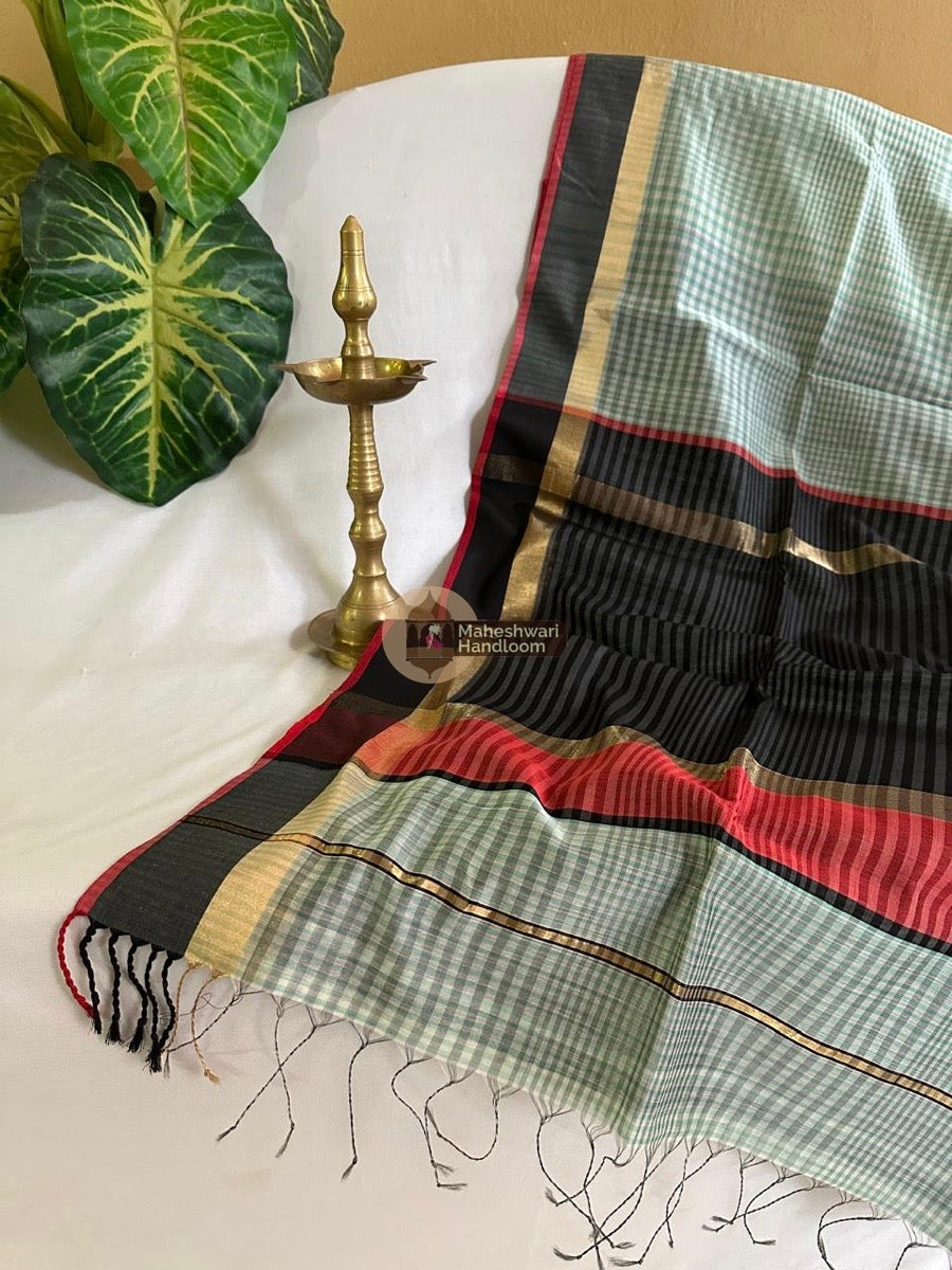 Exclusive Sea Green Maheshwari Checks Saree 03