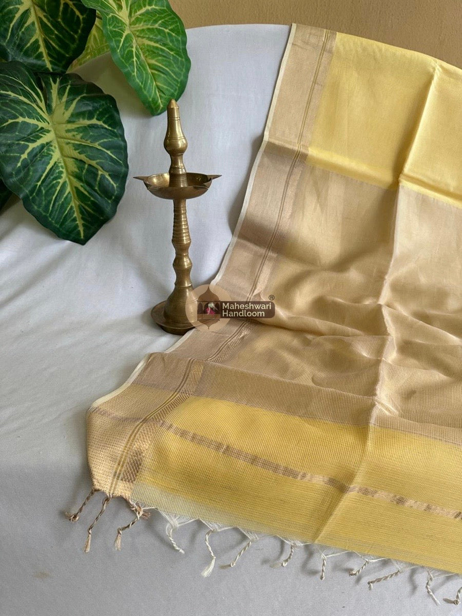 Exclusive Maheswari Self Checks Light Yellow Saree 016