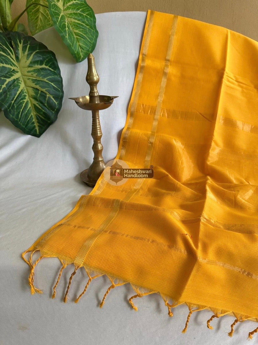 Exclusive Maheswari Self Checks Yellow Saree 011