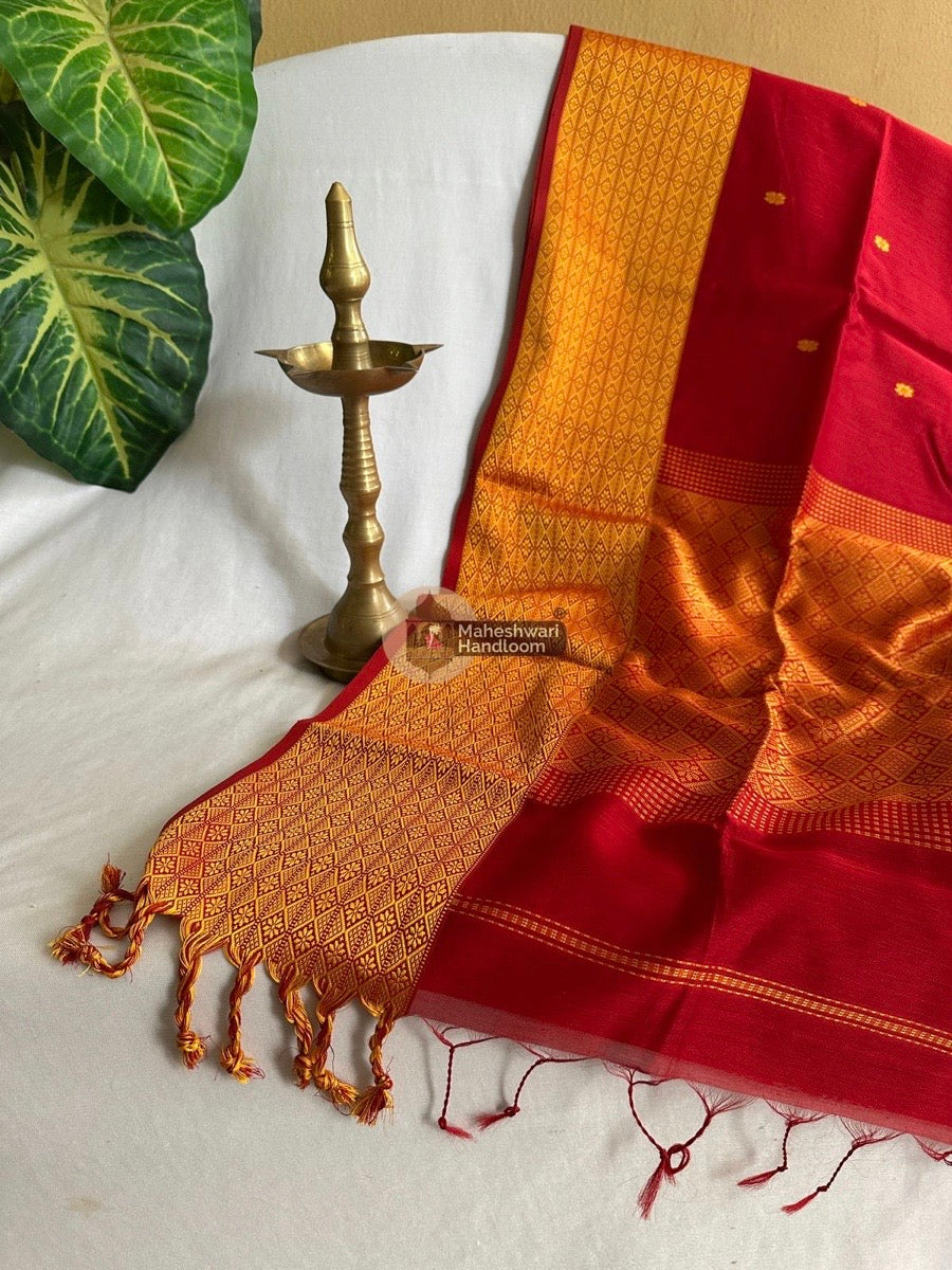 Maheshwari Red Resham Thread Rich Pallu Saree 02