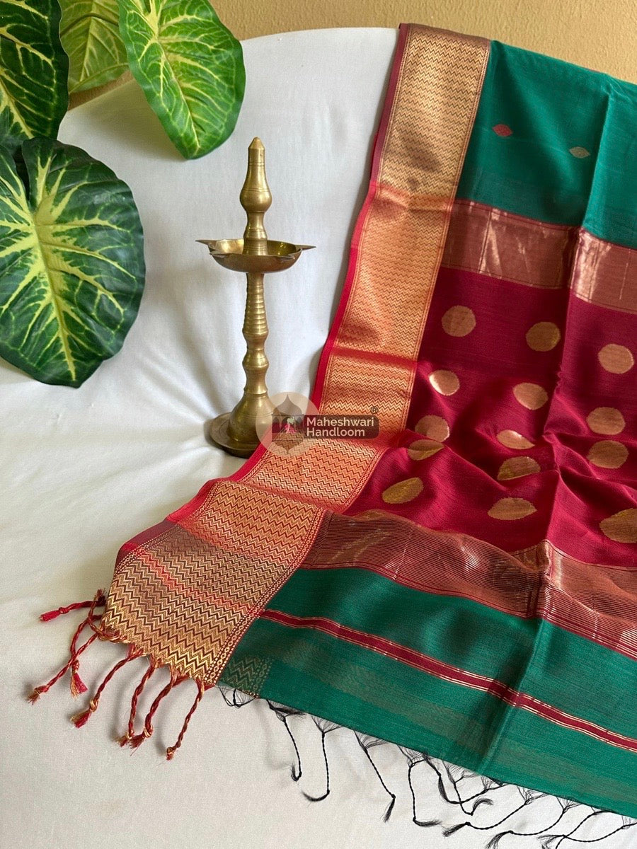 Maheshwari Green Butta Pallu Zari Border Saree 04