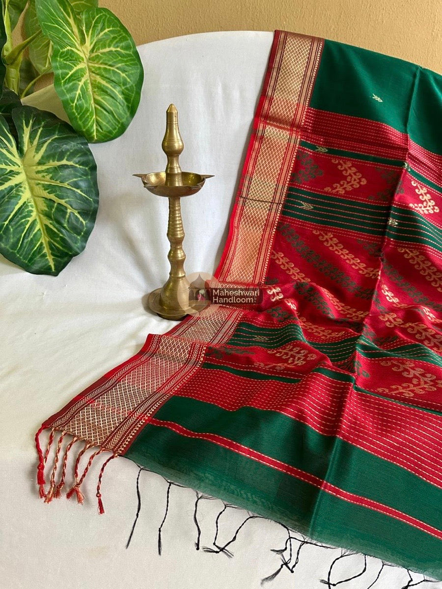 Maheshwari Green Rich Zari Weaving Pallu Saree 04