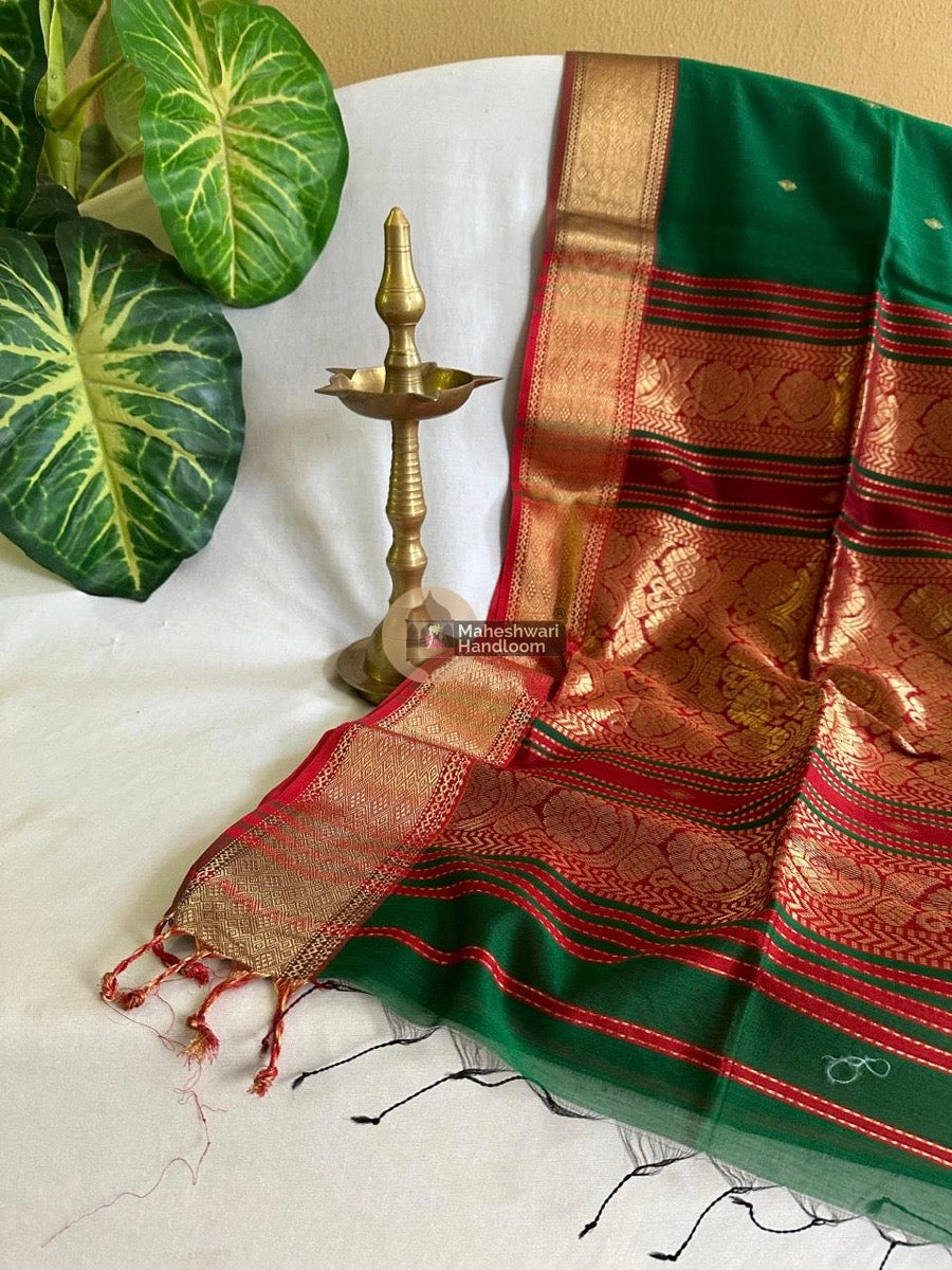 Maheshwari Bottle Green Rich Zari Weaving Pallu Saree 012