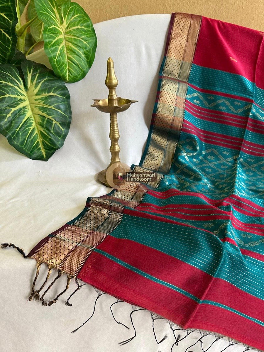 Maheshwari Red Rich Zari Weaving Pallu Saree 011