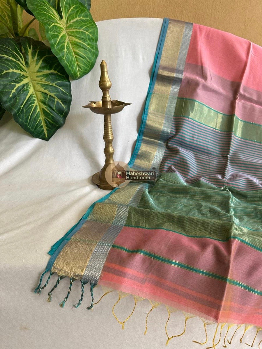 Maheshwari Pink Premium Zari border Saree 02