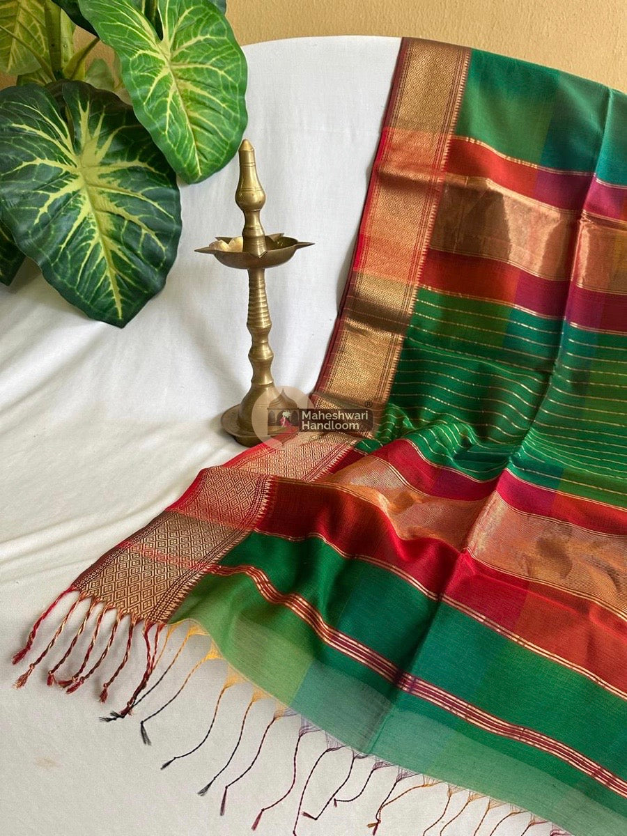 Maheshwari Green Premium Zari border Saree 01