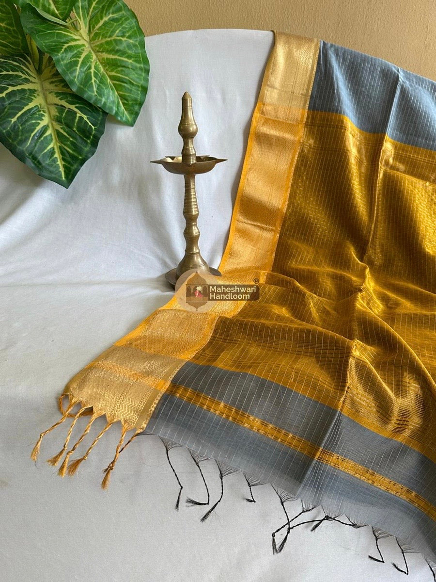 Maheshwari Grey Zari Linning Saree 07