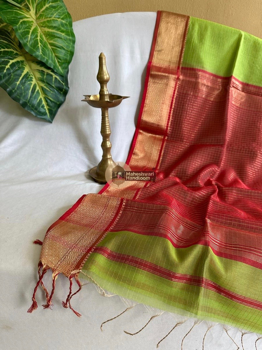 Maheshwari Parrot Green Zari Linning Saree 018