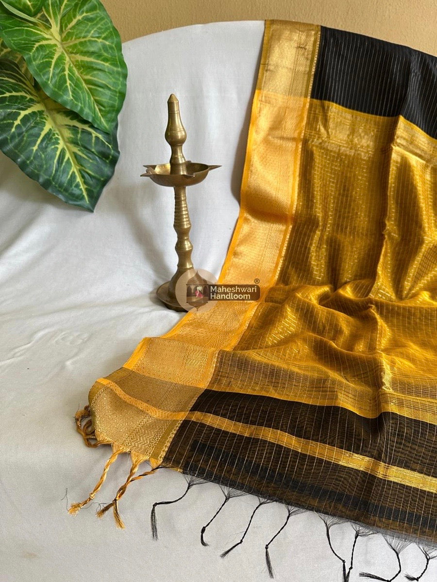 Maheshwari Black Zari Linning Saree 022
