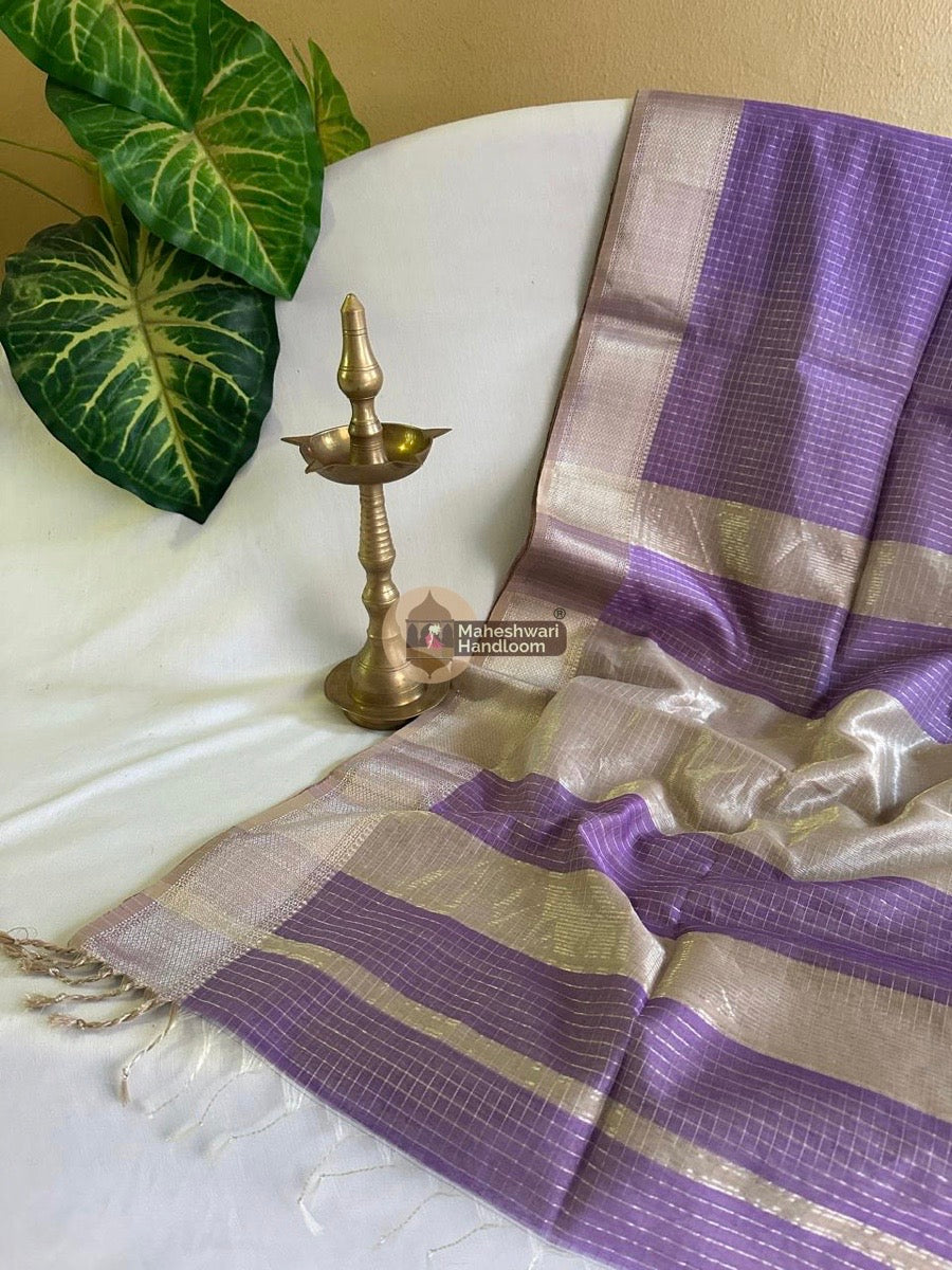 Maheshwari Dark Purple Silver Zari Checks Silk Saree 018
