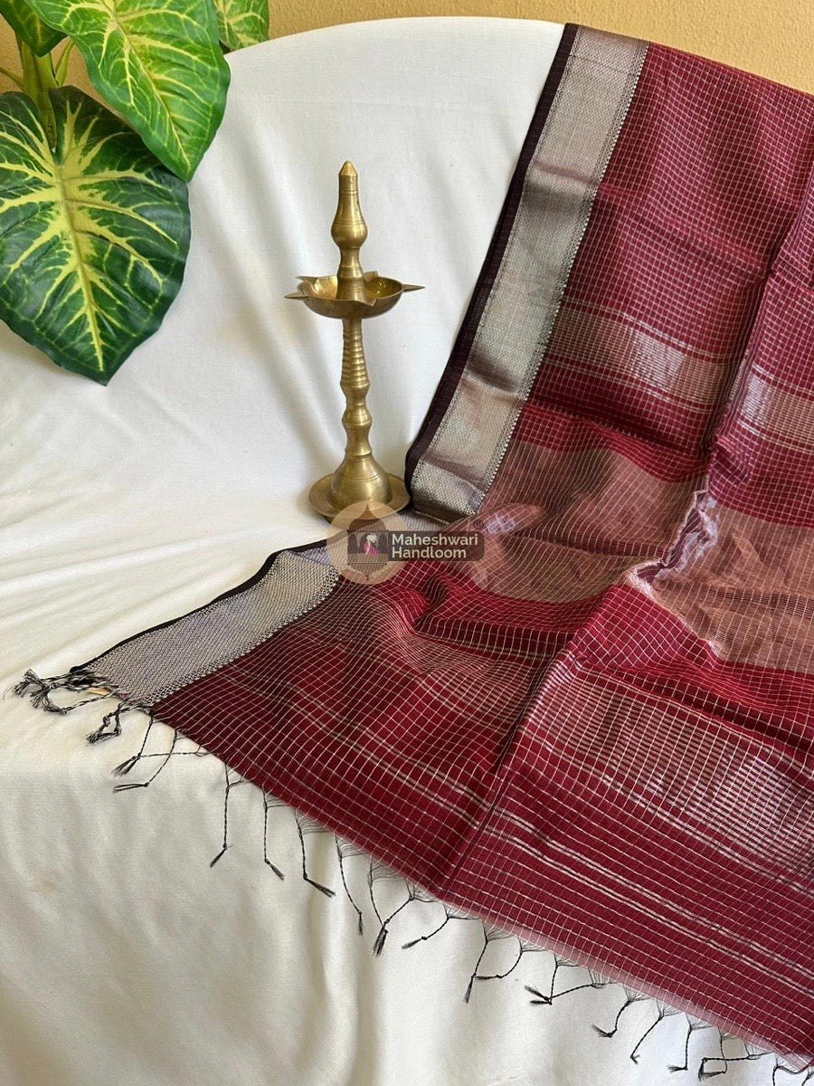 Maheshwari Maroon Silver Zari Checks Silk Saree 025