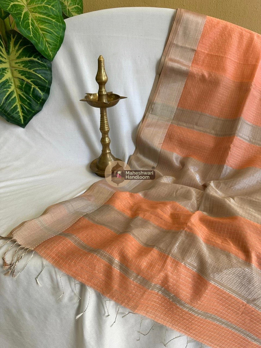 Maheshwari Peach Silver Zari Checks Silk Saree 030