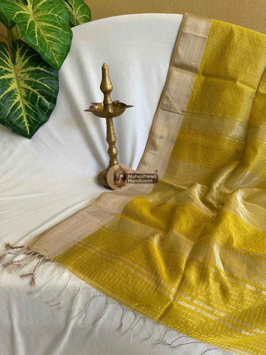 Maheshwari Turmeric Yellow Silver Zari Checks Silk Saree 023