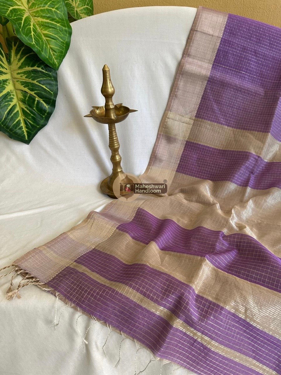 Maheshwari Violet Silver Zari Checks Silk Saree 015