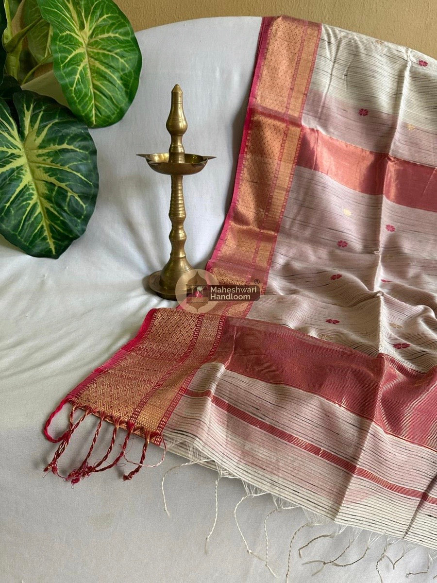 Maheshwari Off White Gicha Kosa Lining Body Saree 03