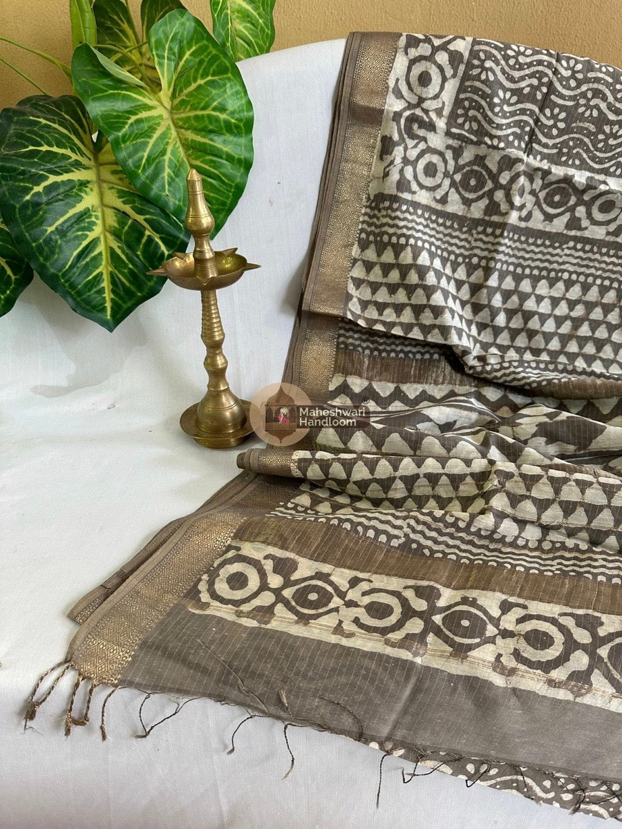 Grey Tissue Lining Kashish Print Saree 04