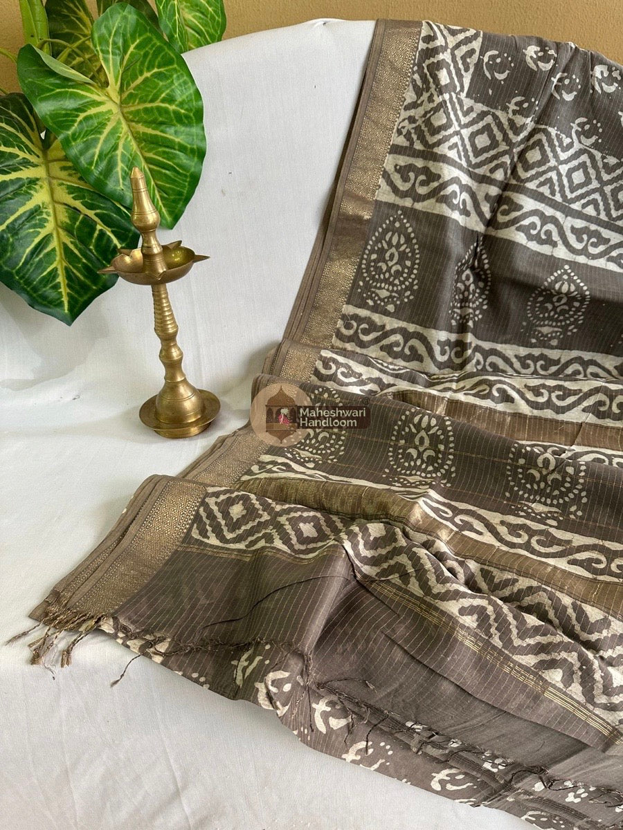 Grey Tissue Lining Kashish Print Saree 05