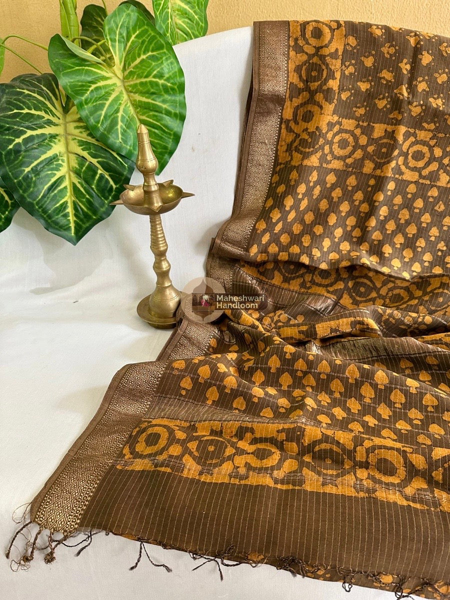 Tobacco Tissue Lining Dabu Kashish Print Saree 03