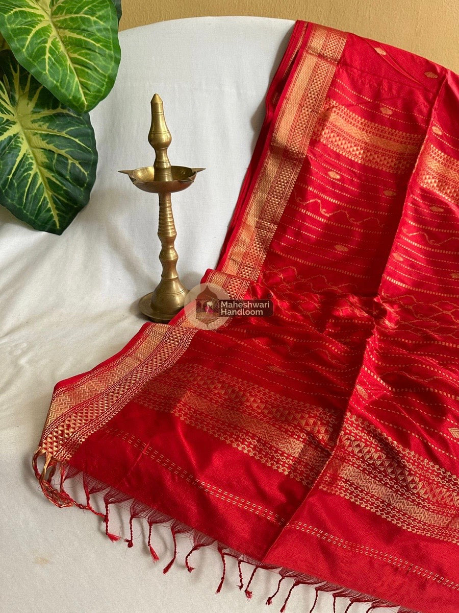 Maheshwari Red Pure Mulbury Silk Saree 02