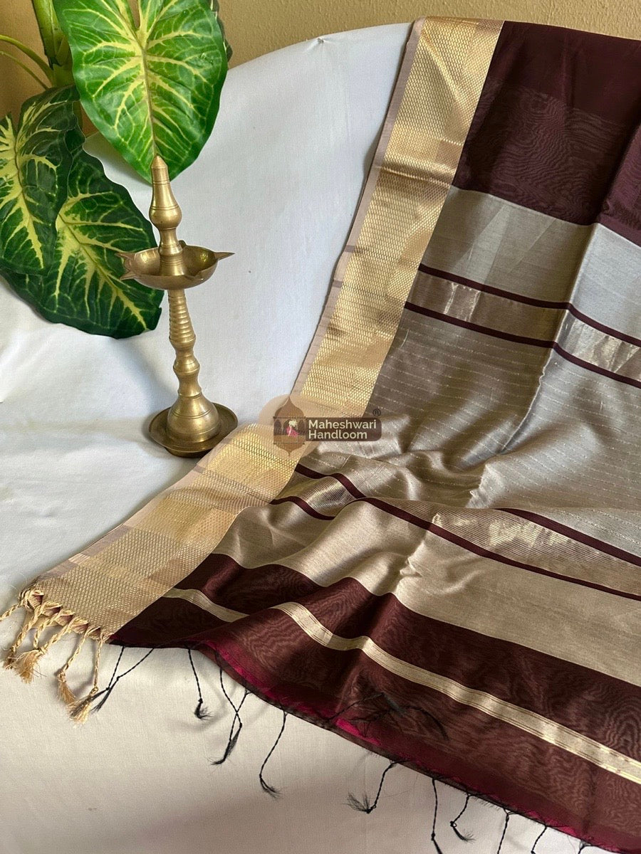 Maheshwari Coffee Brown Resham Thread Border Saree 015