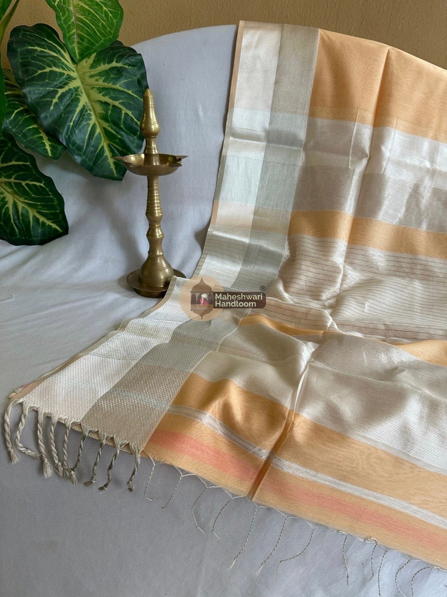 Exclusive Peach Maheshwari Zari Resham Thread Border Saree 02