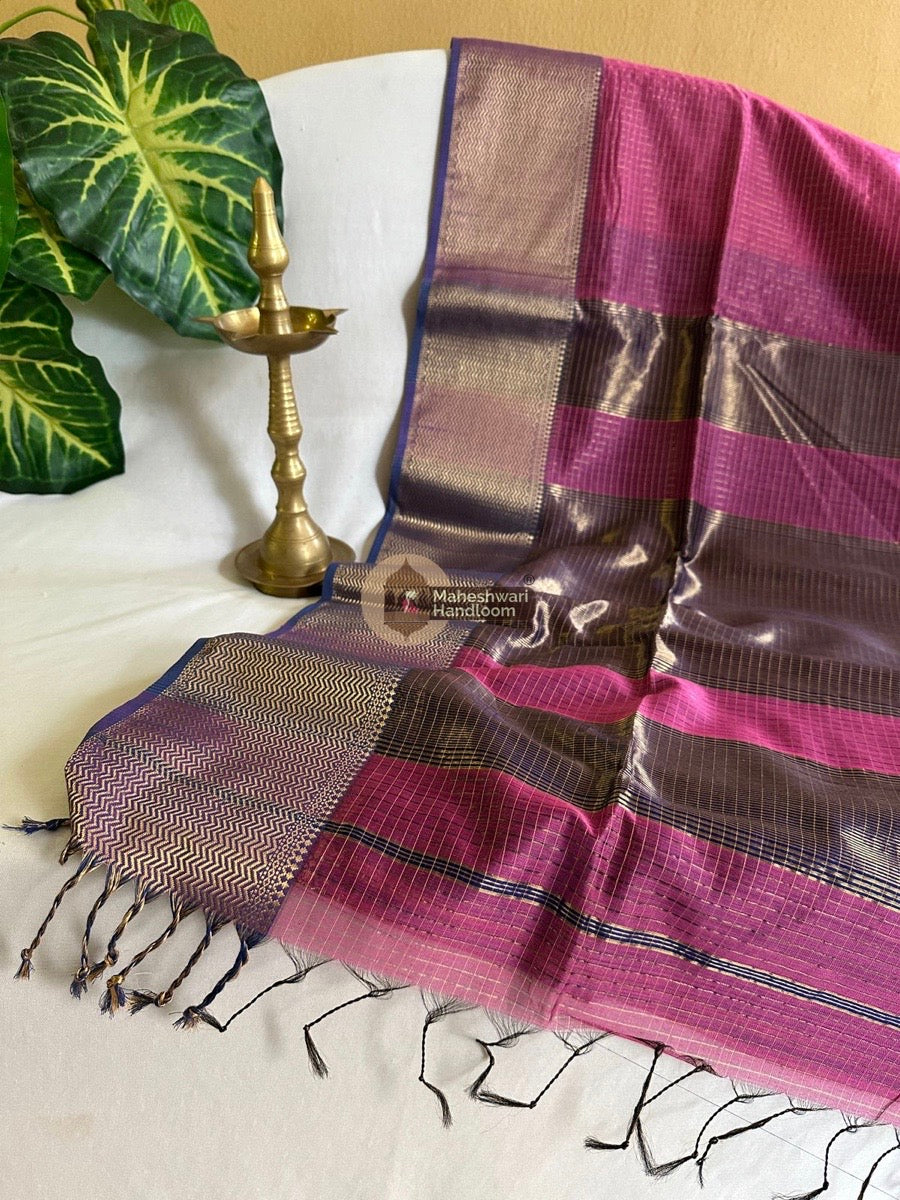 Maheshwari Magenta Skirt Checks Saree 010