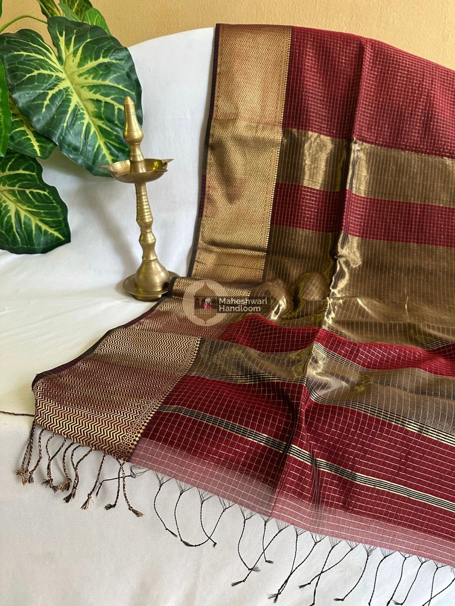 Maheshwari Maroon Skirt Checks Saree 07
