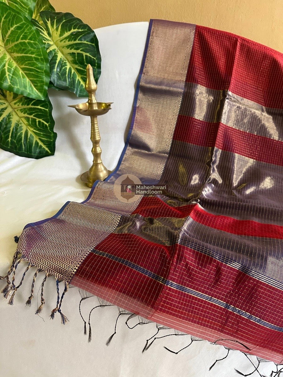 Maheshwari Red Skirt Checks Saree 013