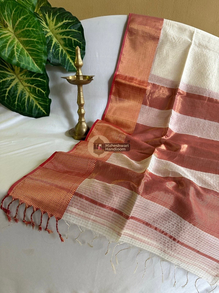 Maheshwari White Skirt Checks Saree 08