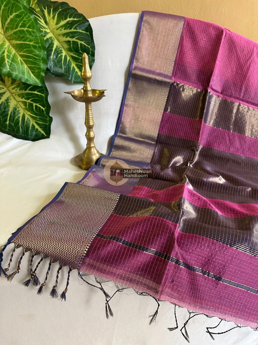 Maheshwari Onion Pink Skirt Checks Saree 014