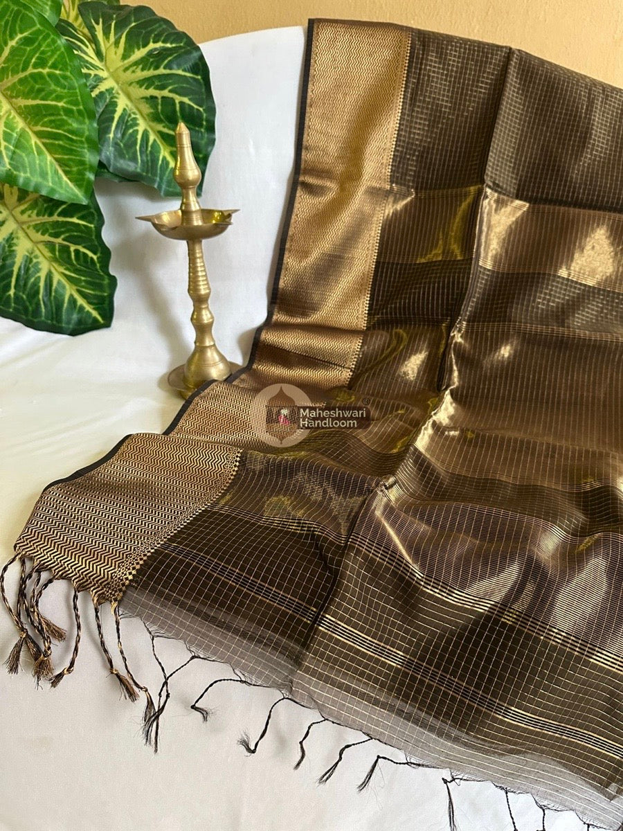 Maheshwari Brown Skirt Checks Saree 01