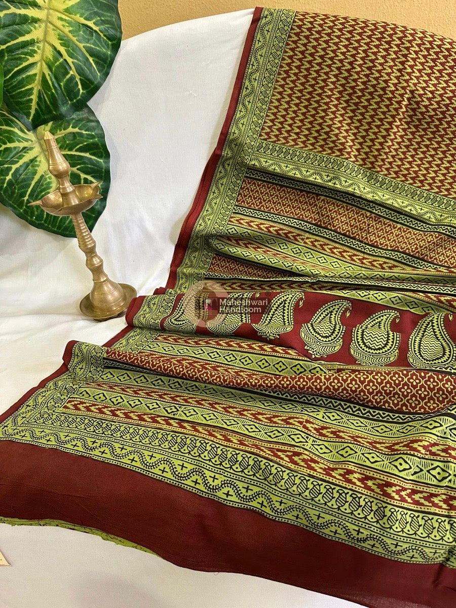 Parrot Green Bagh Print Cotton Saree 09