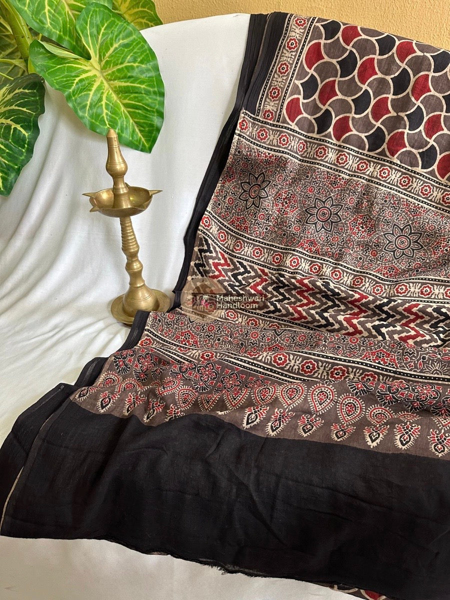 Beige Ajrakh Print Cotton Saree 04