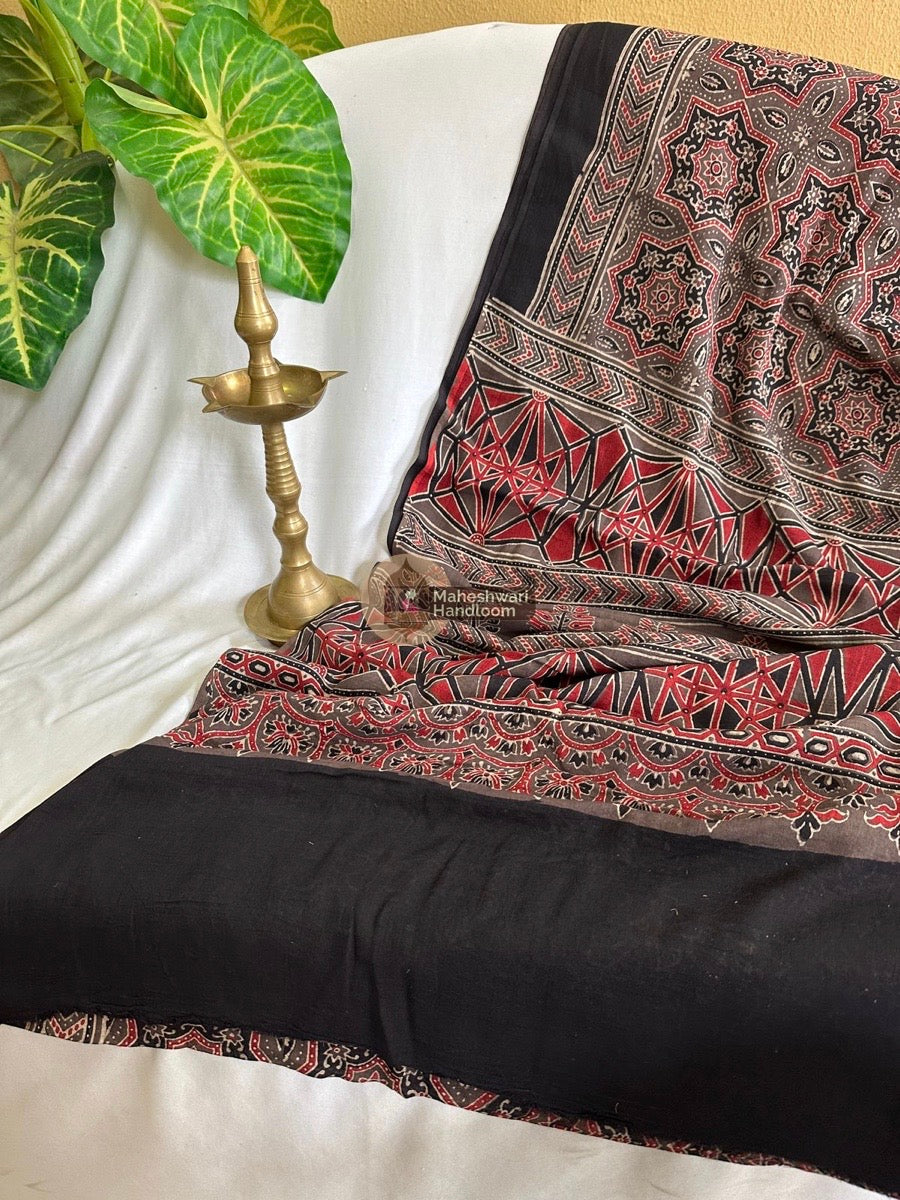 Beige Ajrakh Print Cotton Saree 06